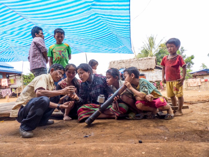 Group visiting with Wipad and smoking